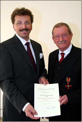 Innenstaatssekretr Georg Schmid (links), Dr. Hans-Henning Hoppert